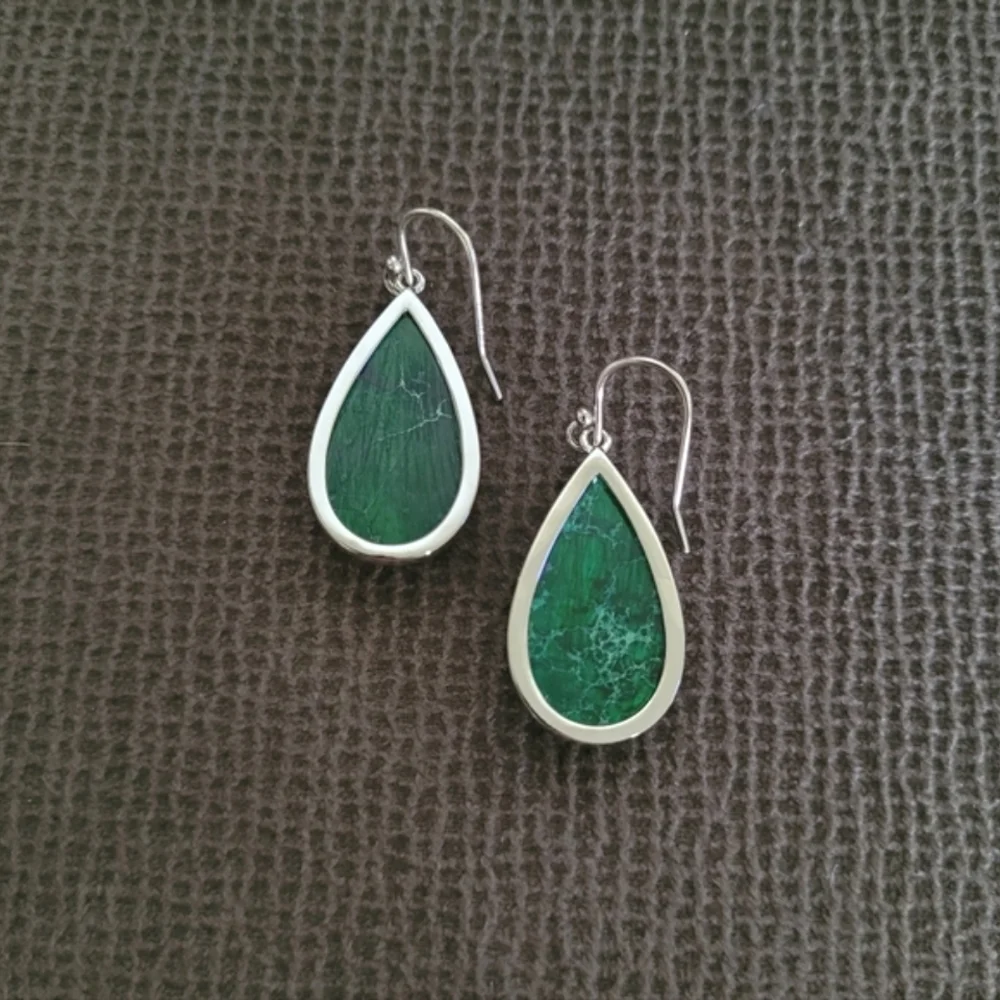 Iris & Lily Green💚 Jasper Earrings - Picture 13 of 16